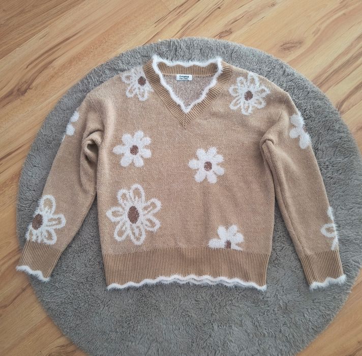 Sweter damski M kwiaty