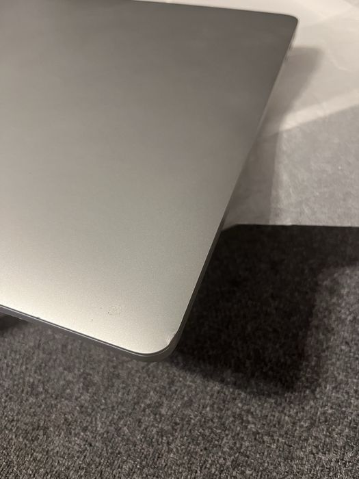 MacBook Pro 16” i9 | 16GB | 512GB SSD