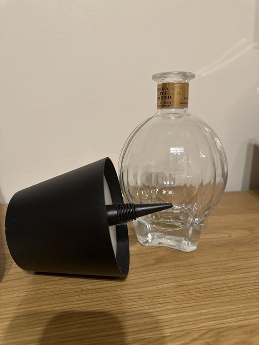 Candeeiro de belissima garrafa de vinho do Porto