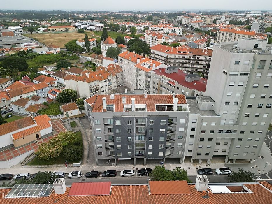 Apartamento T4 para arrendamento