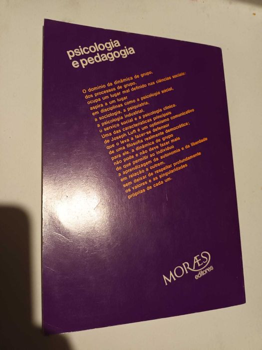 "Introdução à Dinâmica de Grupos" por Joseph Luft