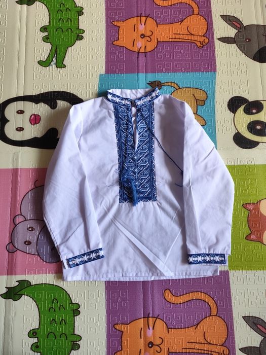 Новенька вишиванка, сорочка на 7-8 років.