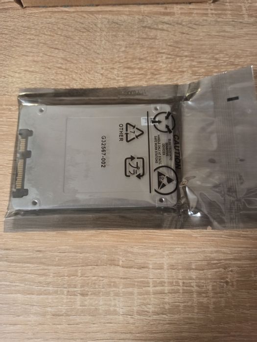 Серверний диск Intel