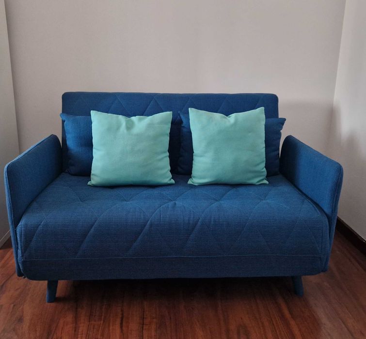 Sofá cama pequeno
