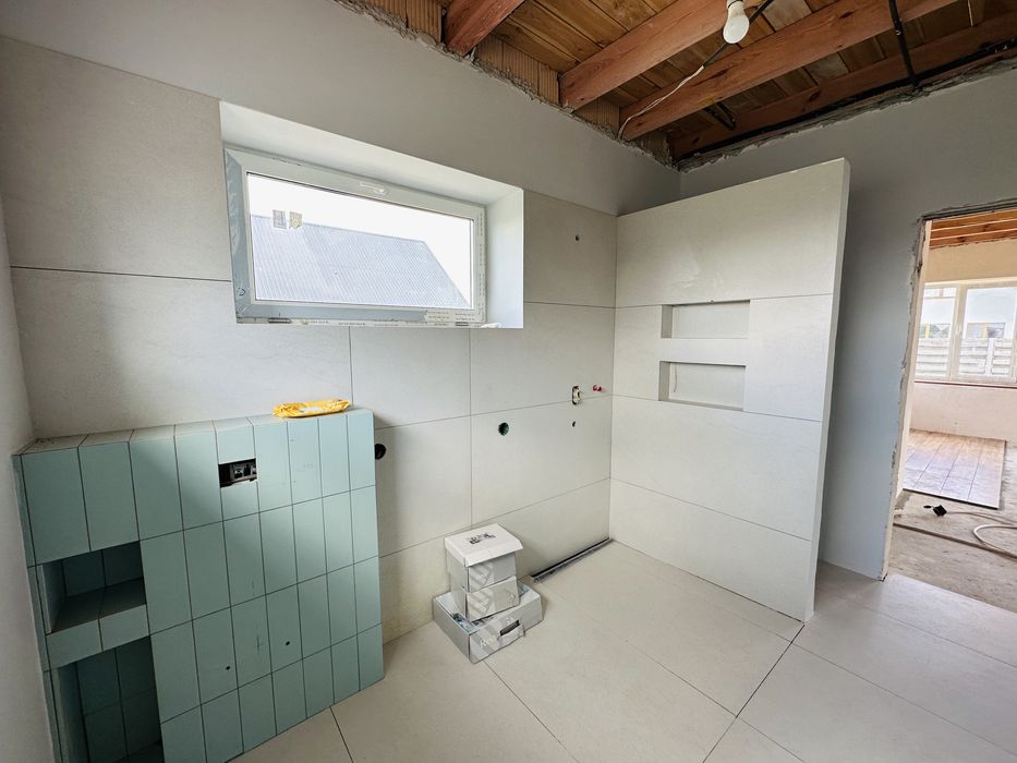 Продаж будинку з частковим ремонтом. Ціна - 79 000$ без комісії