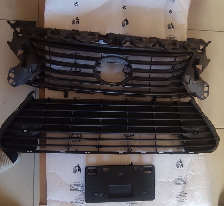 Решётка радиатора lexus es300h 2016 оригинал