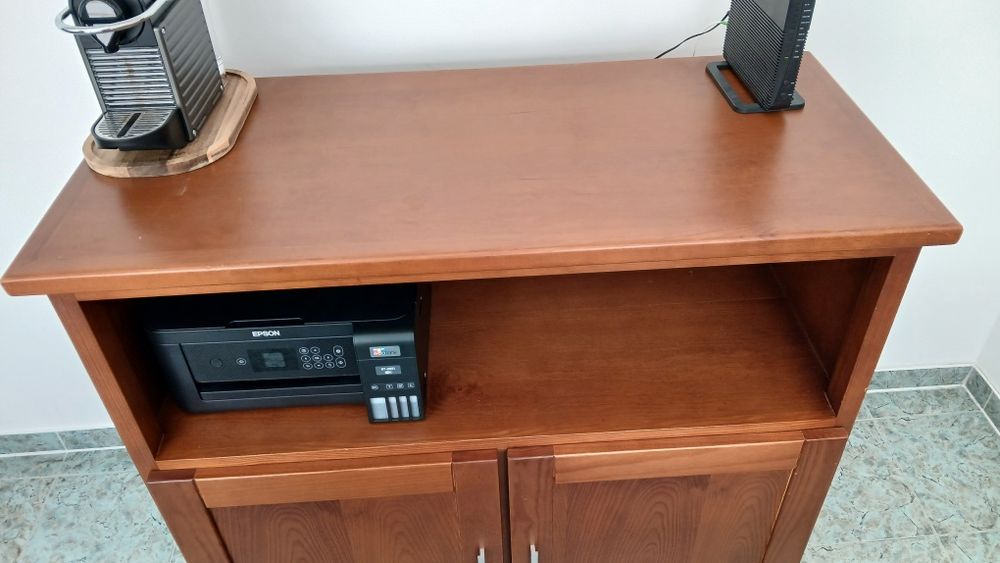 Móvel madeira maciça com portas