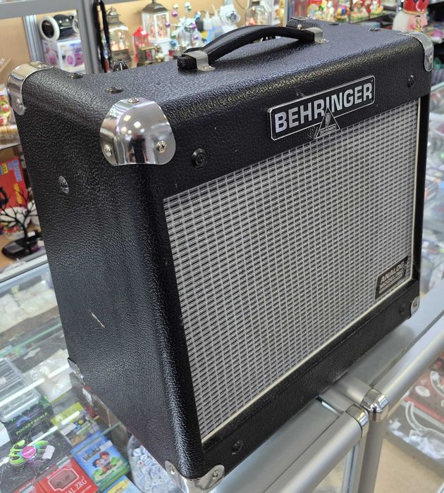 Комбік Behringer - 35wat (транзисторний) із Германії.