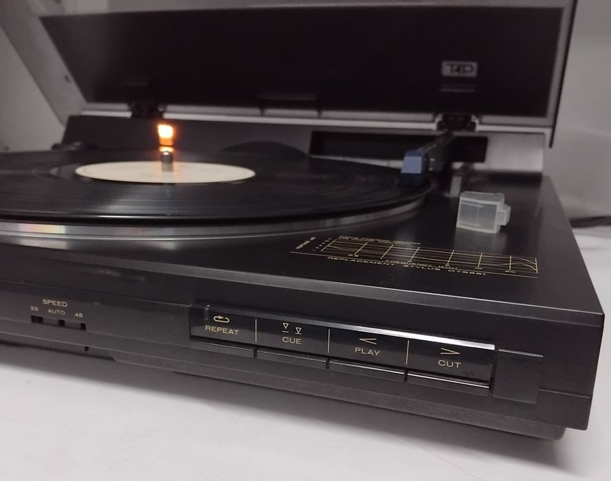 MARANTZ gira-discos Direct Drive TT-551