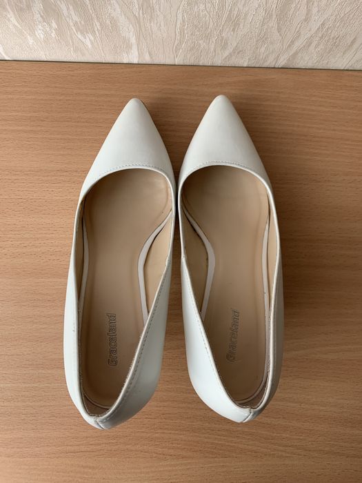 Białe buty ślubne buty na ślub