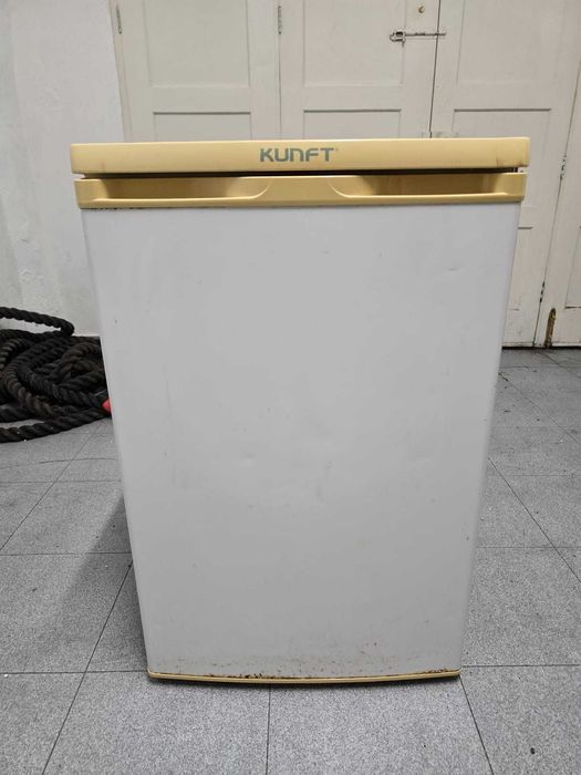 Arca congeladora vertical 4 divisões 85cm altura