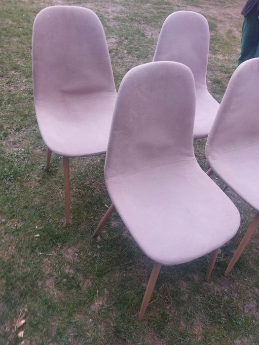 Krzesla tapicerowane w stylu skandynawskim