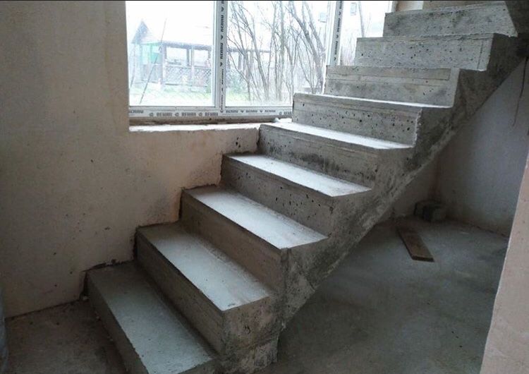Сходи бетонні,бетон,ступеньки,лестница,монолітні сходи,сходовий марш