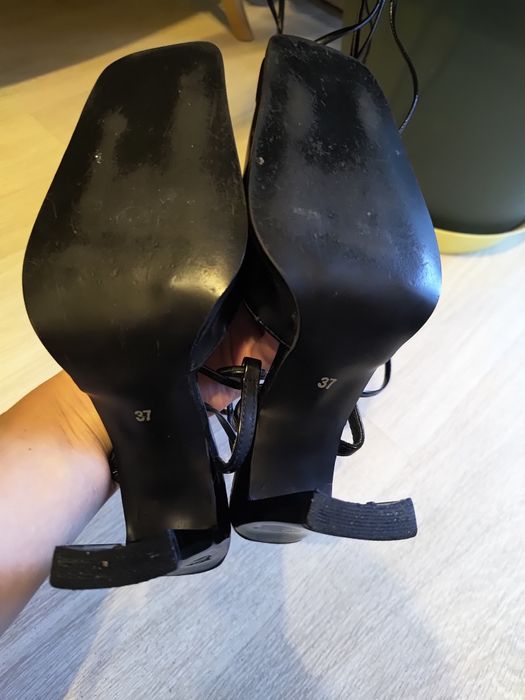 Buty na obcasie szpilki 37 rzymianki wiązane na łydce