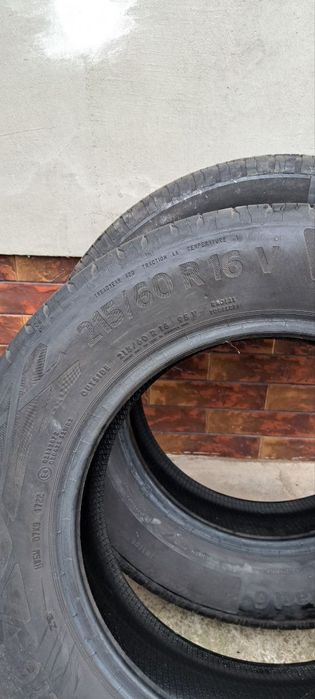 Продам резину б/у в ідеальному стані 215/60 r16