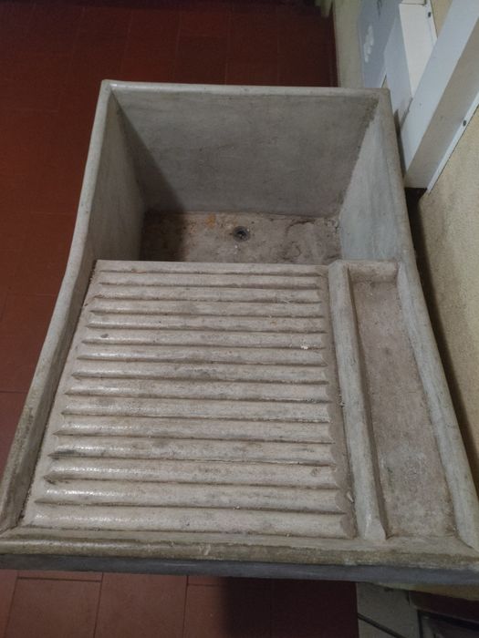 Tanque de lavar roupa em cimento