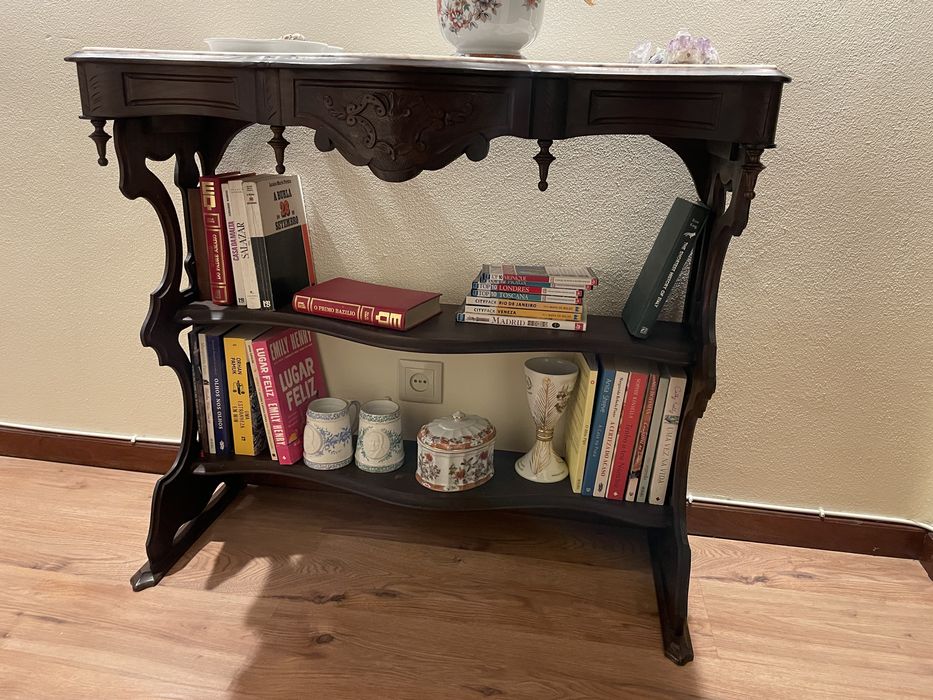 Mesa de Entrada com Mármore