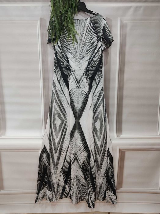 Delikatna maxi koktajlowa sukienka River Island rozmiar 42/44 poliester