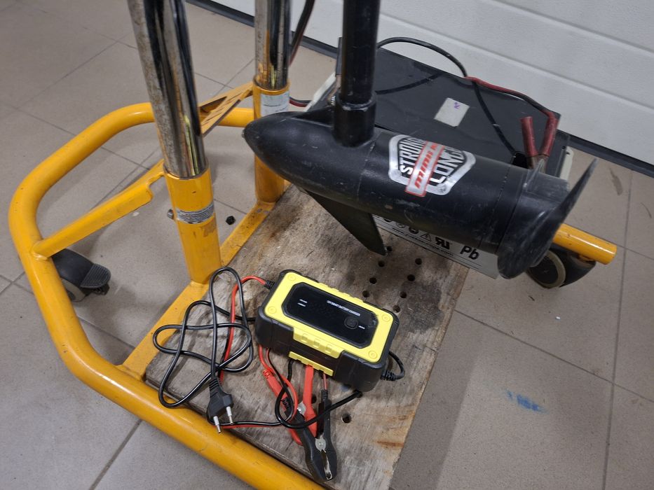 Silnik zaburtowy minn kota akumulator ładowarka