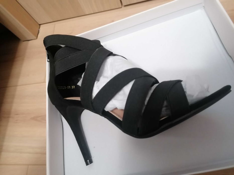 Buty na obcasie DeeZee rozm. 37