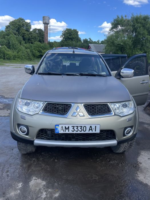 Mitsubishi pajero sport