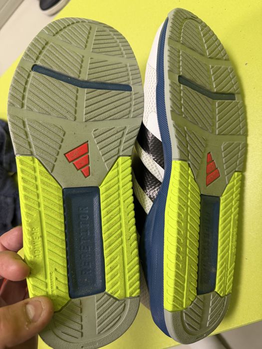 Sprzedam buty marki adidas  rozmiar 42,2/3 jak nowe