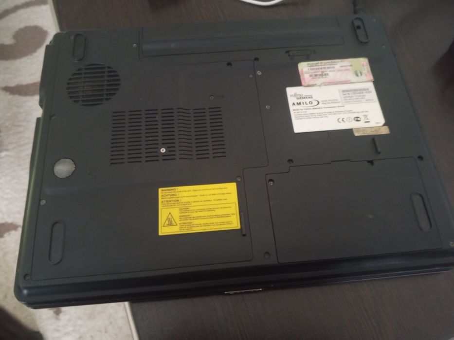 Ноутбук  Fujitsu Siemens Amilo M1437G