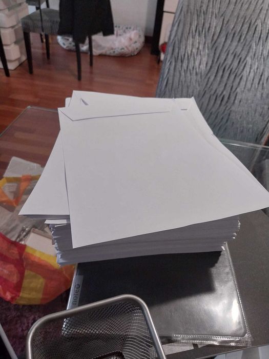 Diferente material de escritório (por usar)