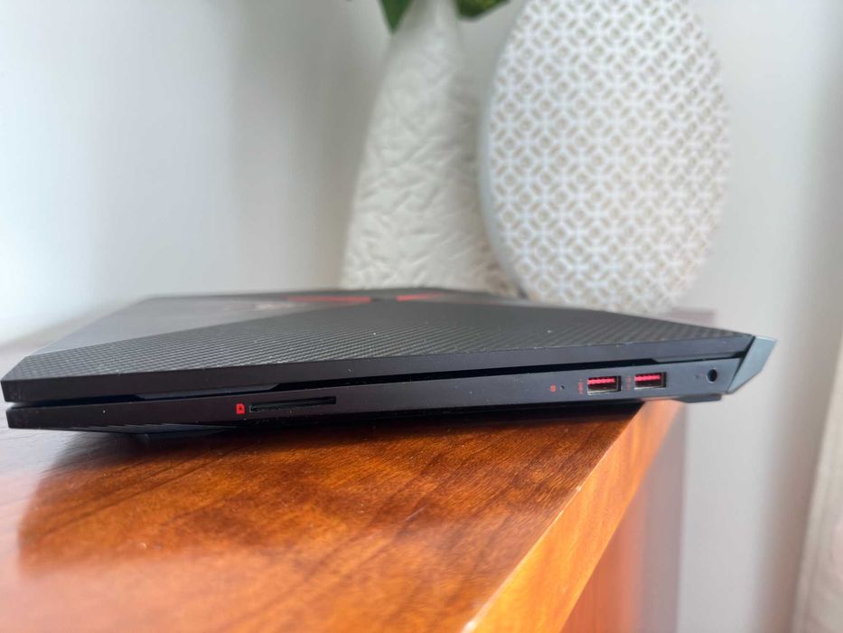 OMEN 15-ce0xx|15.6"FHD|i7-7700HQ|16G Ram|Ssd 256Gb+1TB HDD|GTX1060 6Gb