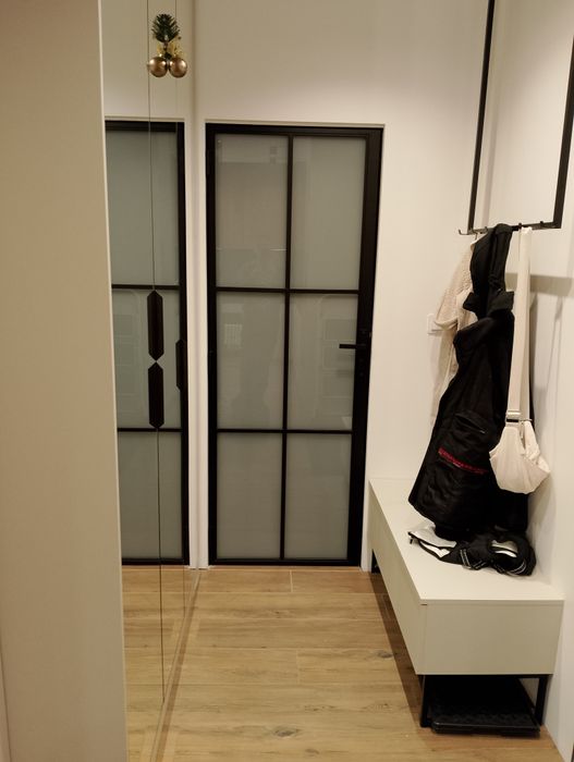 Montaż drzwi i paneli.drzwi zewnetrznych i P.Poz.Dopasowanie skrzydła