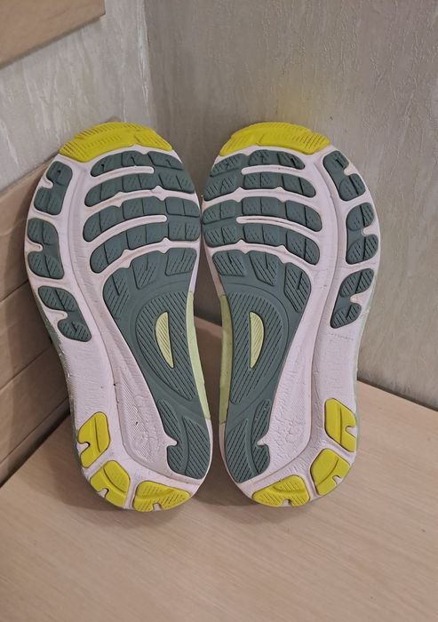 кросівки Asics Gel-Kayano