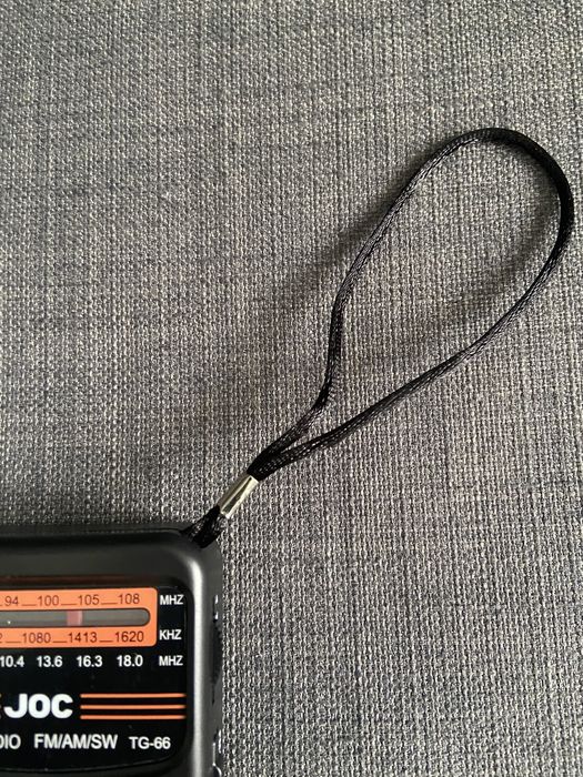 Rádio de emergência (funciona com pilha recarregável e usb)
