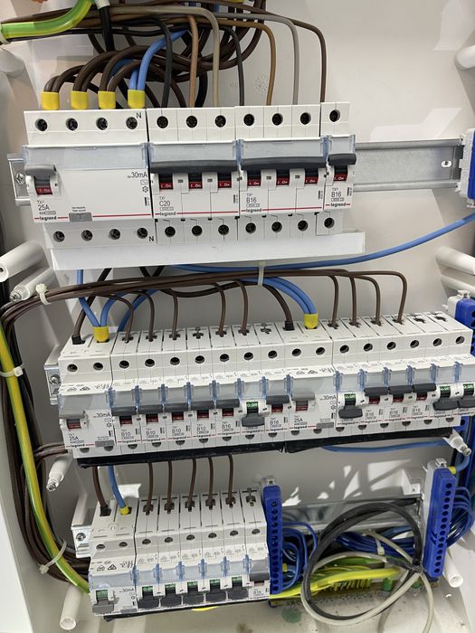 Elektryk - uslugi elektryczne .Pomiary odbiorcze i okresowe,