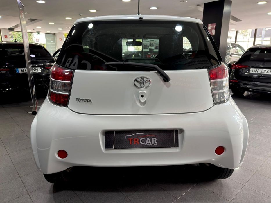 Toyota iQ 1.0 VVT-i 2 EP