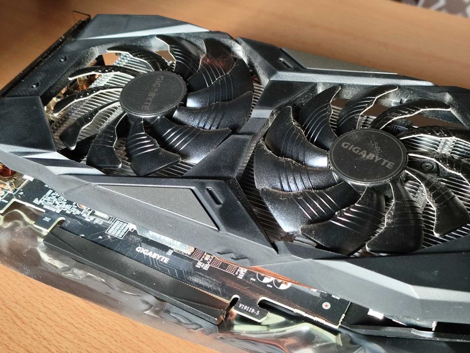 Placa Gráfica Gigabyte RTX 2060 D6 REV