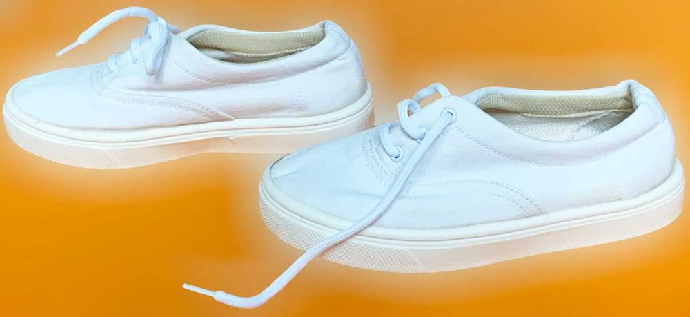 Sapatilhas de Criança em Lona Unissexo Branco, como Novas