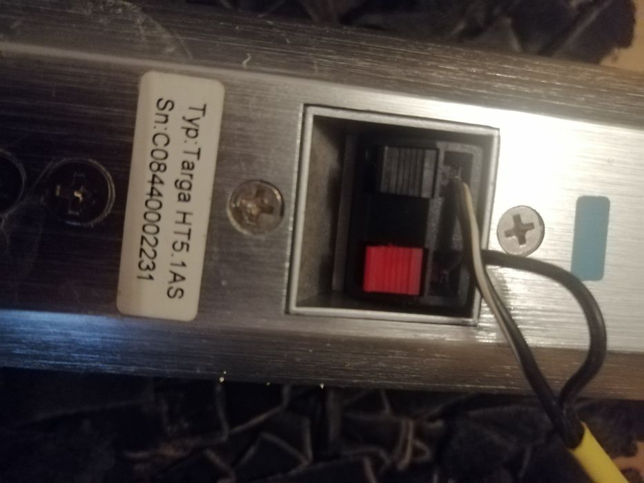 Colunas de som altas