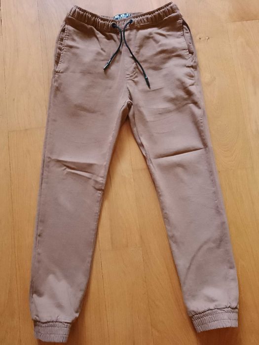 Spodnie jogersy chłopięce r.XS
