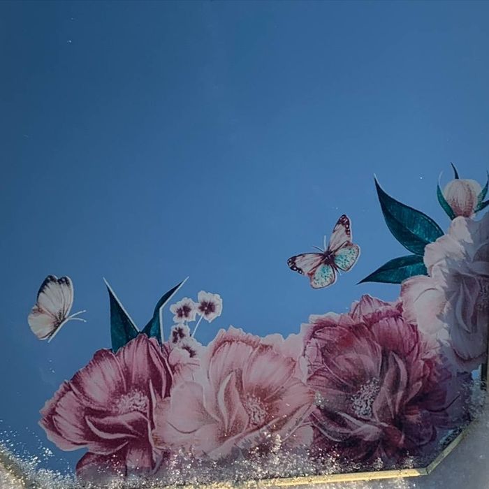 Зеркало восьмиугольное винтажное с цветами.