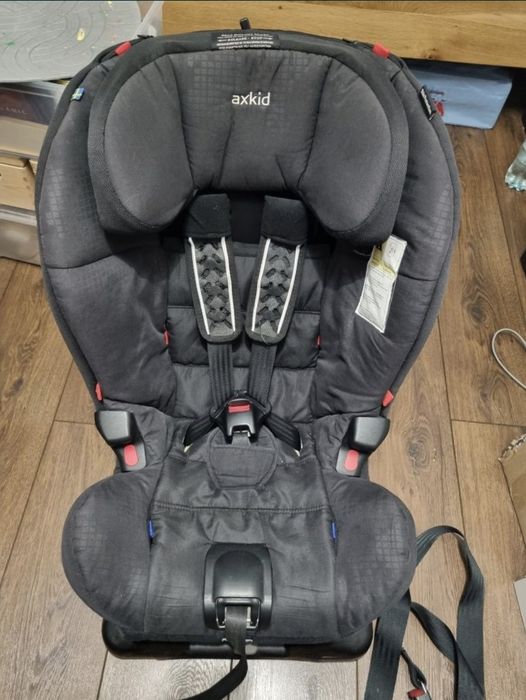 Fotelik Axkid Kidzone 9-25kg tyłem i przodem do kierunku jazdy