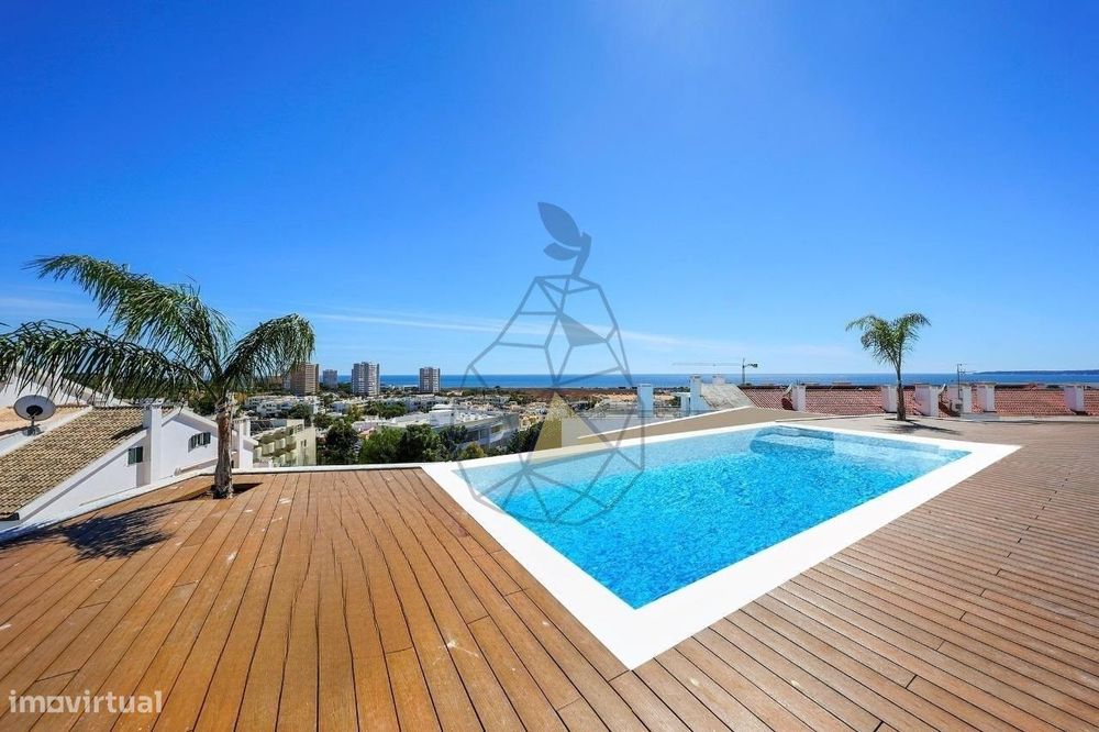 Apartamento T1 novo com piscina e garagem em Alvor