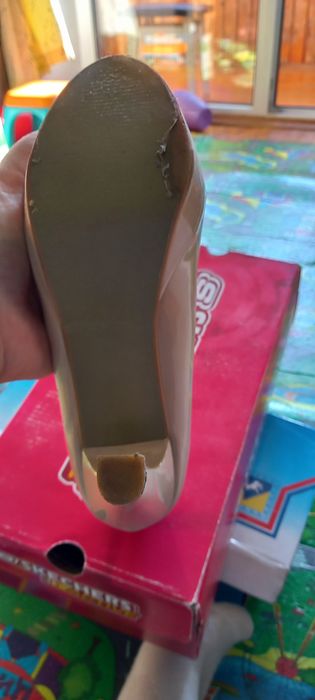 Продам весільні туфлі 39р.