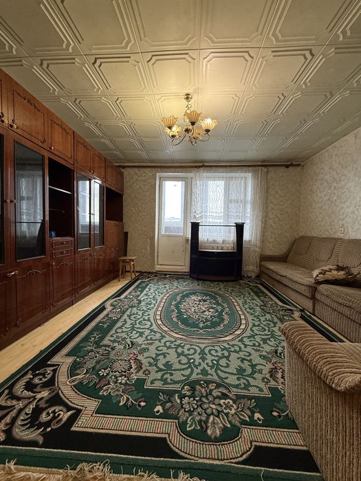 Здам на рік і більше чотирикімнатну квартиру в Чорноморську.