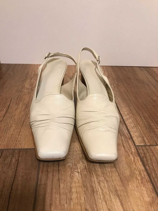 Buty białe skórzane 40 na obcasie
