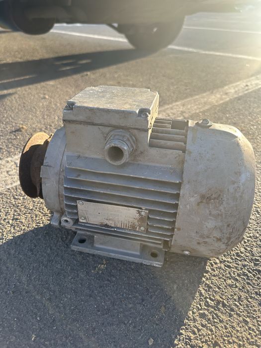 Продам электродвигатель 1.5квт