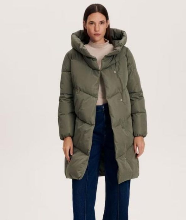 Куртка жіноча М. Reserved.