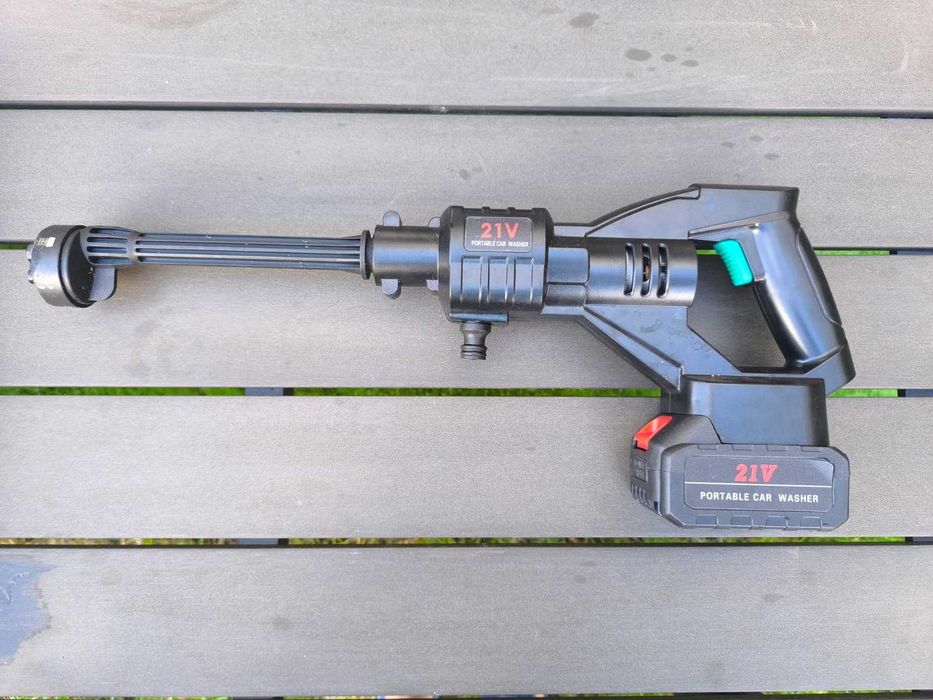 Myjka ciśnieniowa akumulatorowa 21V + walizaka + 2 baterie