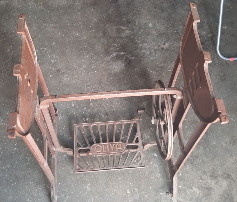 Base de máquina de costura Oliva