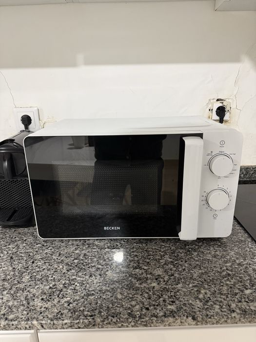 Micro-ondas KUNFT KMW-4459 (20 L - Sem Grill - Branco)