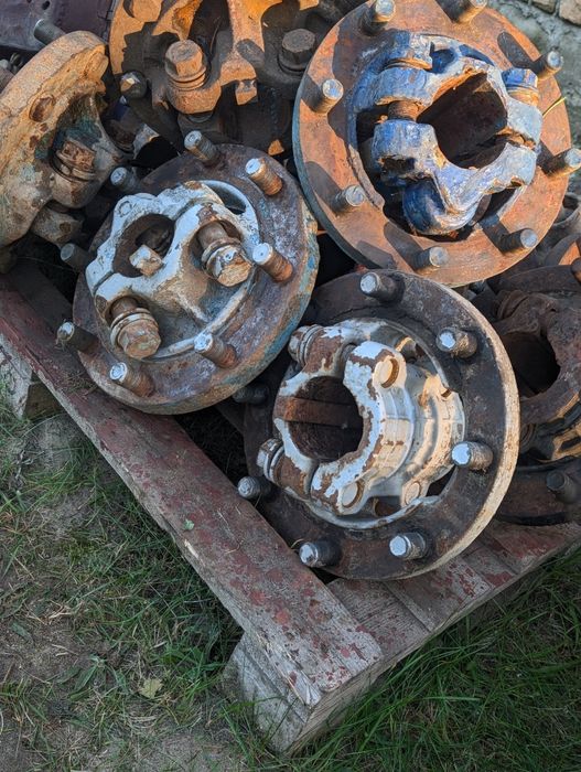 Ступиця МтЗ МТЗ 892 1025 1221 1523 ПІВВІСЬ Чулок Ось Ступіца МТЗ міст